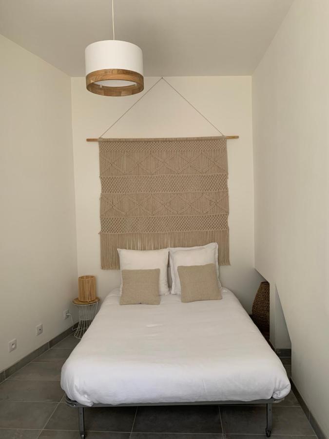 Logis Du Magny, 5 Min A Pied Du Chateau D'엉부와스 외부 사진